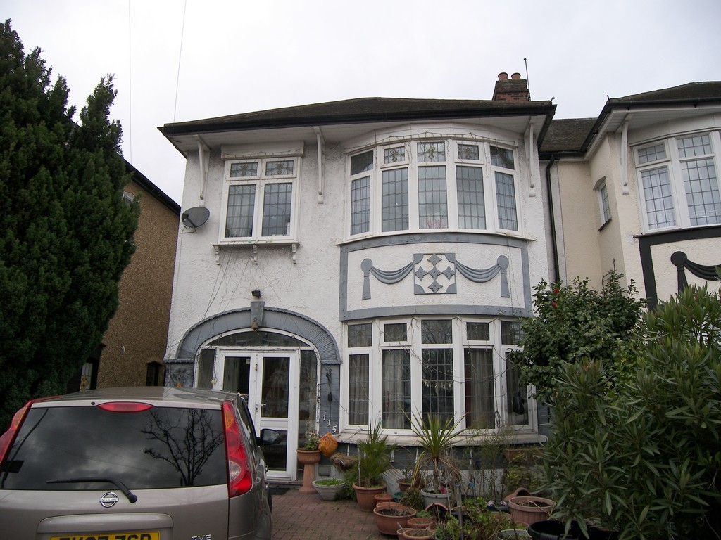 Longwood Gardens, IG5, 3 bedroom, SemiDetached House