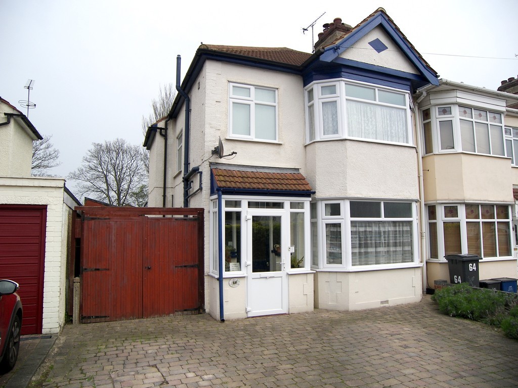 Rushden Gardens, IG5, 3 bedroom, End Terraced House